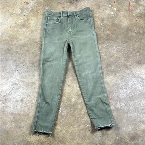 Free People Green high waisted  Ankle Cropped Jeans 
Size: 26